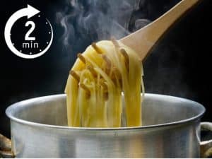 Cuocere la pasta per 2 minuti
