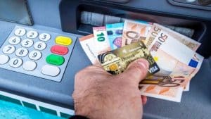 La fine dei bancomat