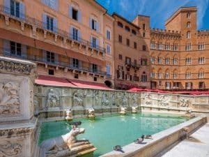 Fonte Gaia in piazza del Campo