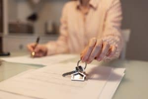 È legale prevedere nel contratto di locazione il pagamento del canone in anticipo per più mesi?