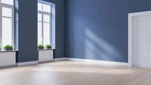 stanza vuota con pareti blu