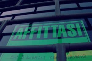 Cartello affittasi: dove si compra, quanto costa e cosa scrivere