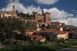 Esplora il Castello di Cereseto