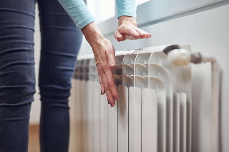 Cosa bisogna fare prima di accendere i termosifoni