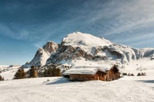 Posso comprare una seconda casa in Alto Adige se non sono residente?