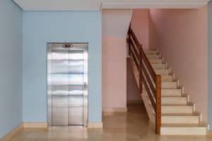 Bonus barriere architettoniche: chi può detrarre le spese per l’elevatore in condominio?
