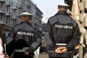 Cambio residenza: cosa succede se i vigili non passano?
