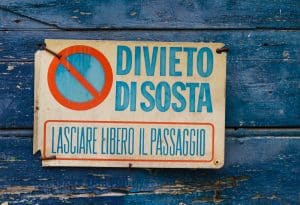 Chi paga le spese del passo carrabile in condominio?
