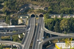 Quando l’autostrada svaluta la tua casa: il “caso Varazze”