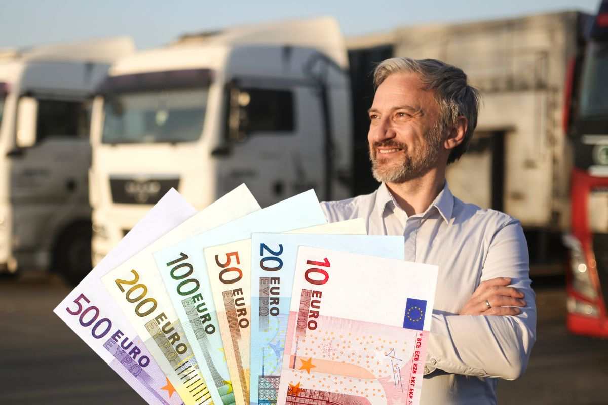 Un lavoro che assume e che non richiede un diploma