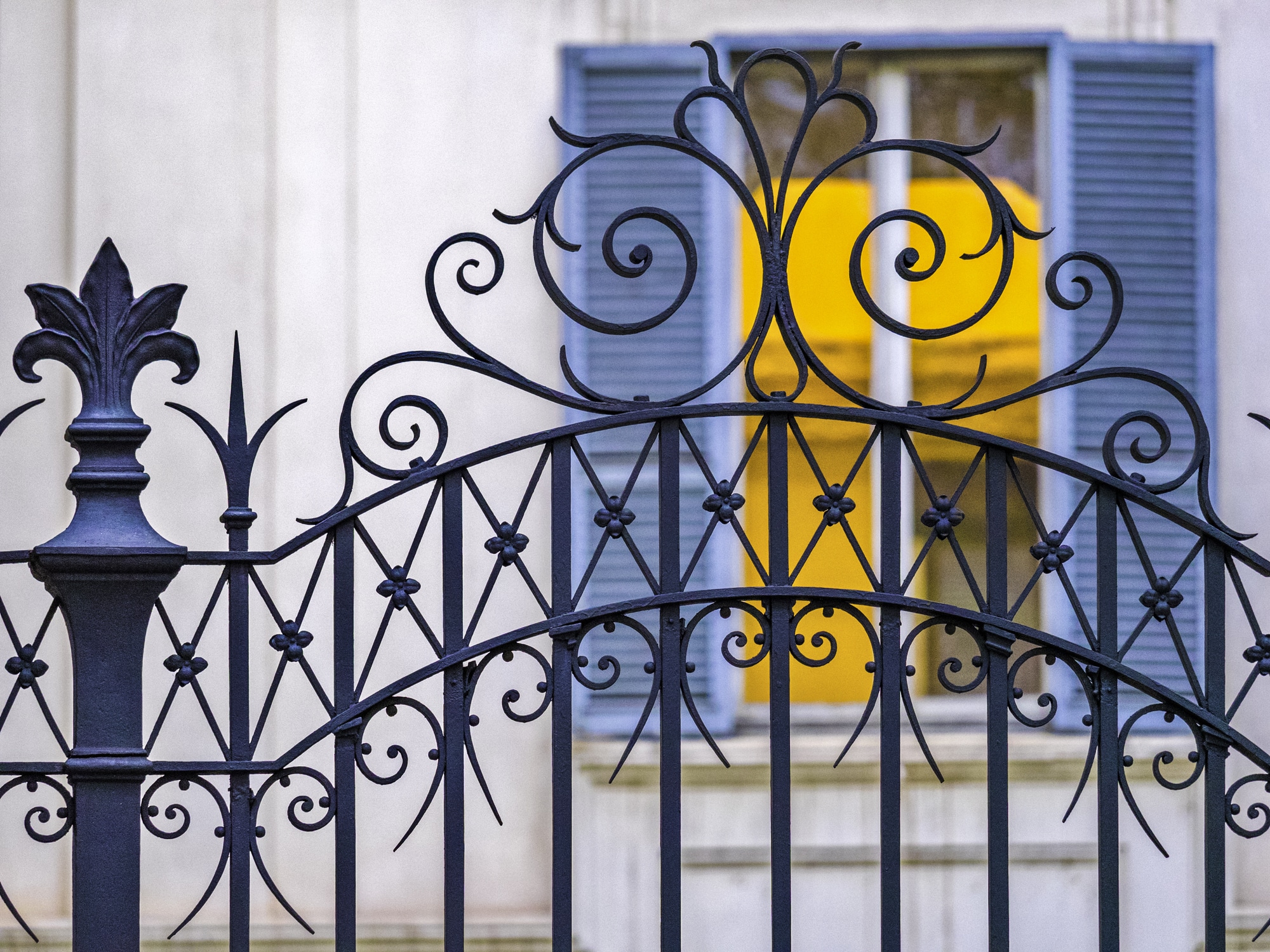 Quali autorizzazioni servono per allargare un cancello che dà su strada pubblica