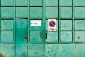 Si può togliere il cartello di passo carrabile? Come fare e quanto costa