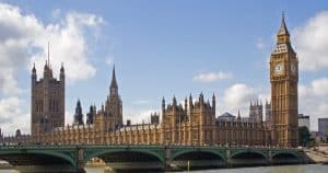 I prezzi elevati delle case a Londra spingono i giovani a lasciare la capitale