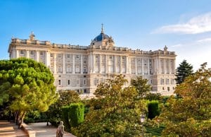 Palazzo Reale di Madrid: storia, cambio della guardia e a cosa serve oggi