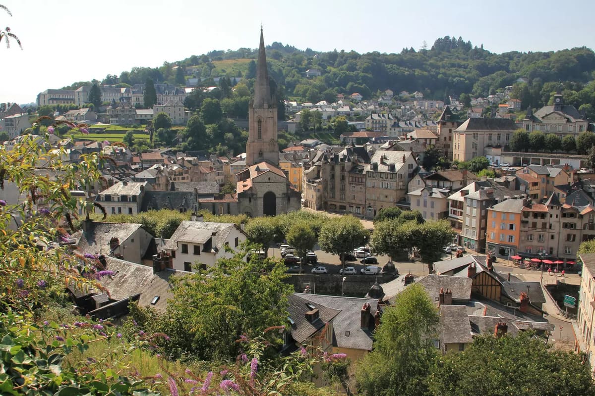 Un appartamento di 100 m² con giardino per 150.000 euro nel cuore della città