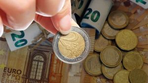 Collezionisti pronti a spendere oltre 5.000 euro per una rara moneta da 2 euro
