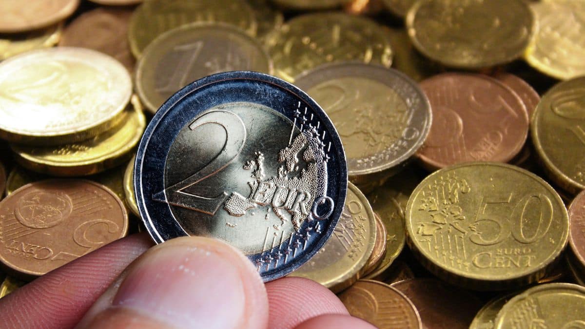 Moneta da 2 euro nel tuo portafoglio