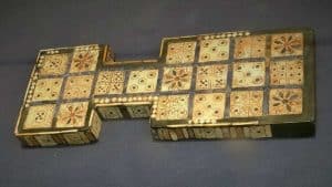 Gli archeologi iraniani ricostruiscono le regole di un antico gioco da tavolo scoperto 4500 anni fa