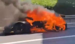Perché questa supercar da milioni di euro è andata in fiamme