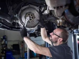 Consigli per far durare il pieno di benzina da un meccanico esperto