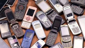 I vecchi telefoni nascosti in casa ora valgono una fortuna sorprendente