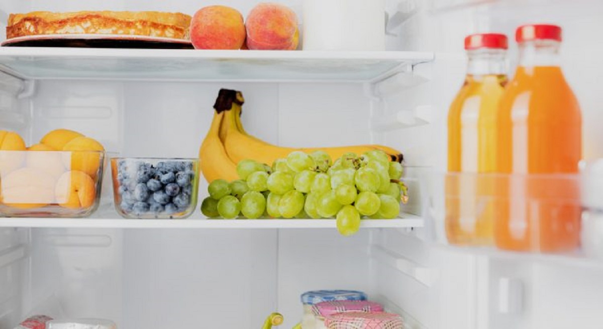 Metti questo oggetto quotidiano nel frigorifero per risparmiare sulla bolletta della luce subito