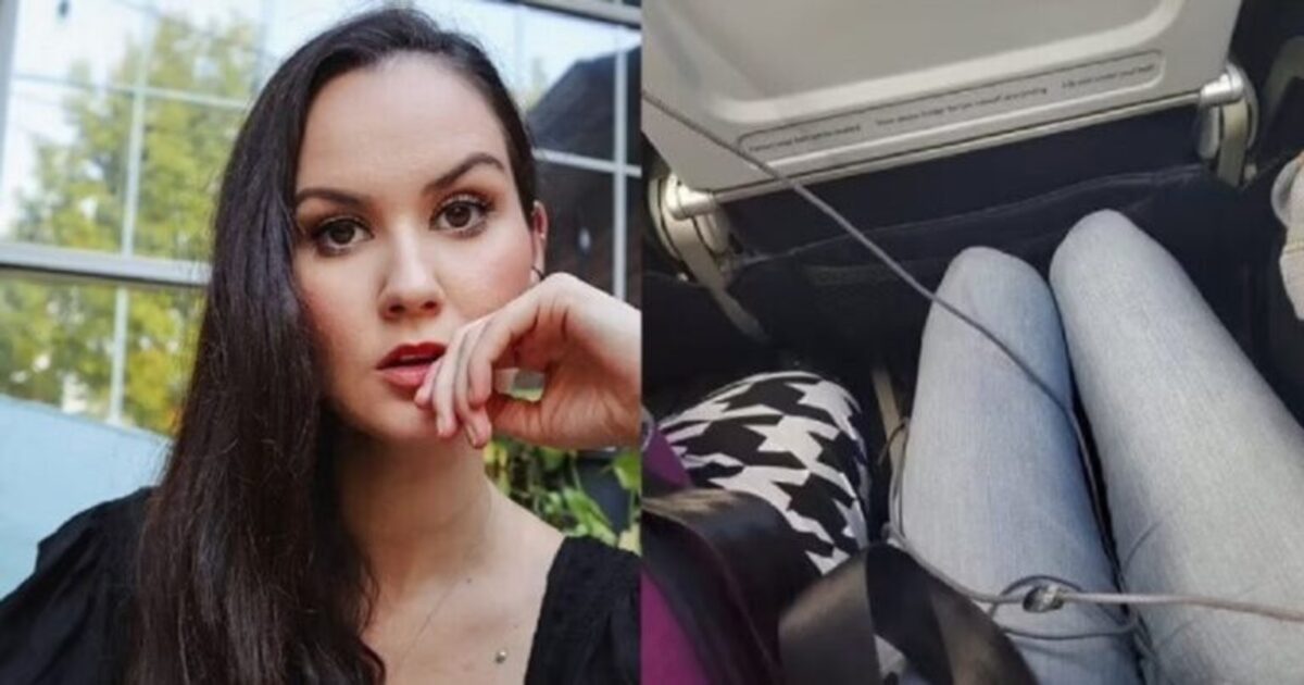 Si lamenta del posto tra due persone obese sull’aereo