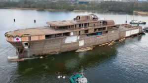 megayacht