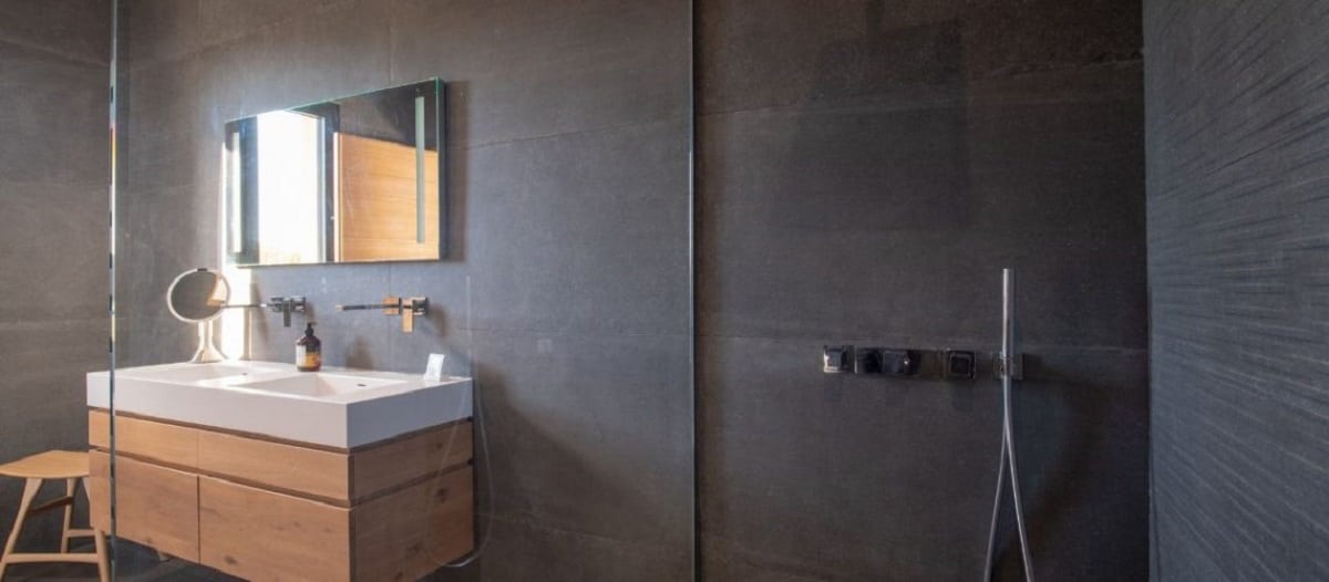 Doccia walk-in minimalista