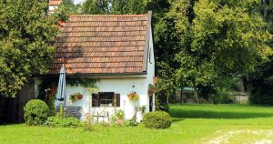 Costruire una dependance in giardino, quali permessi servono davvero