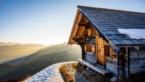 Case Walser, le antiche baite alpine che sfidano il tempo: ecco come sono fatte