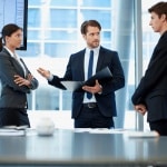 Generali, verso lo scambio di azioni tra Unicredit e Delfin?