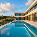 Ecco con quanto si compra oggi una villa con piscina in buono stato (e dove)