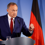 La Germania teme la Cina: il cambio dello yuan diventa il nuovo fronte della competizione