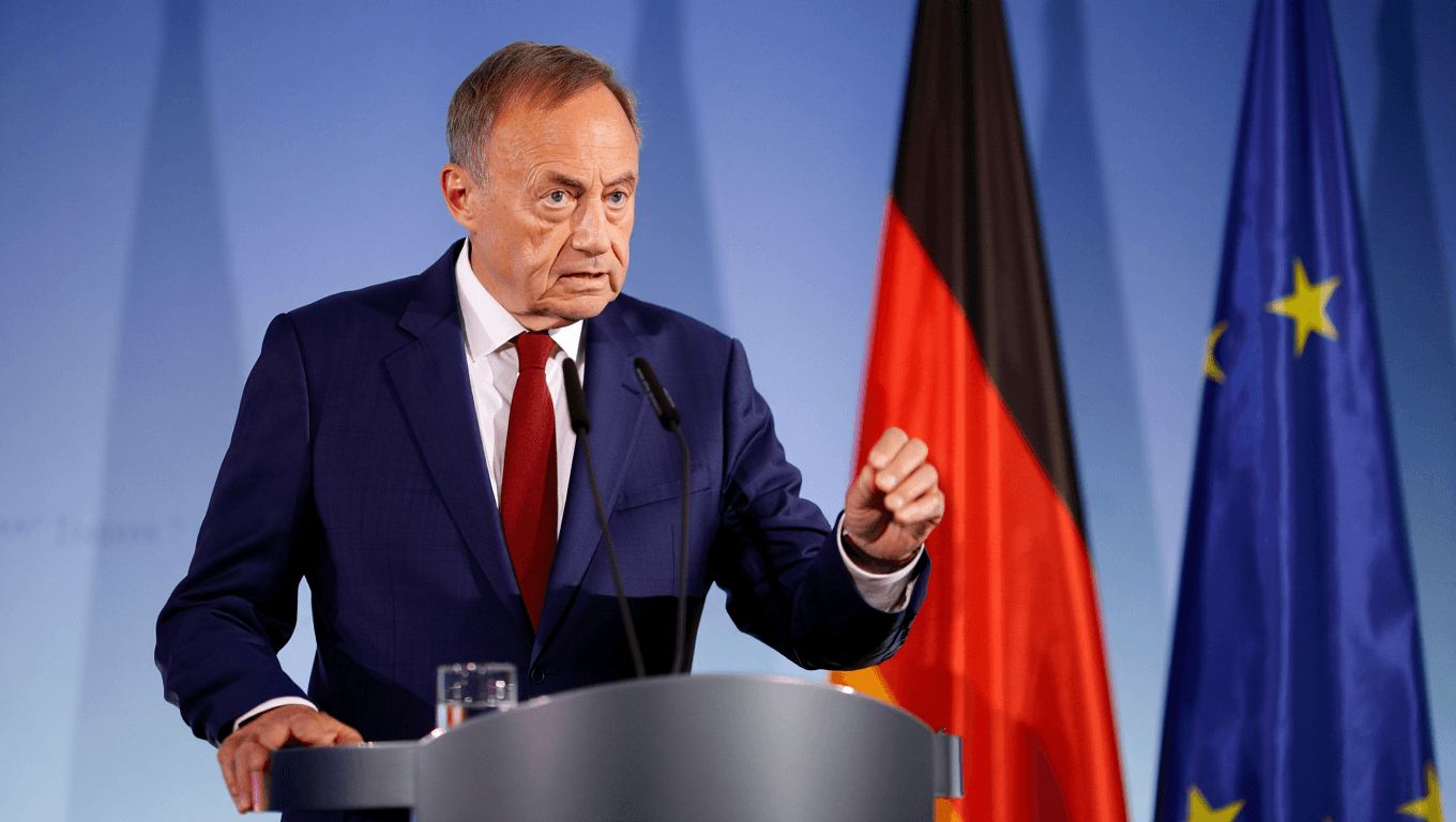 La Germania teme la Cina: il cambio dello yuan diventa il nuovo fronte della competizione