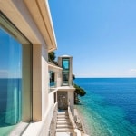 Il lusso ineguagliabile di una villa in affitto con ascensore e scala privata sul mare di Portofino