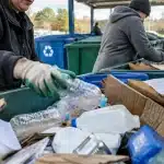 Rifiuti in Italia: differenziata in crescita ma allarme per l'aumento complessivo